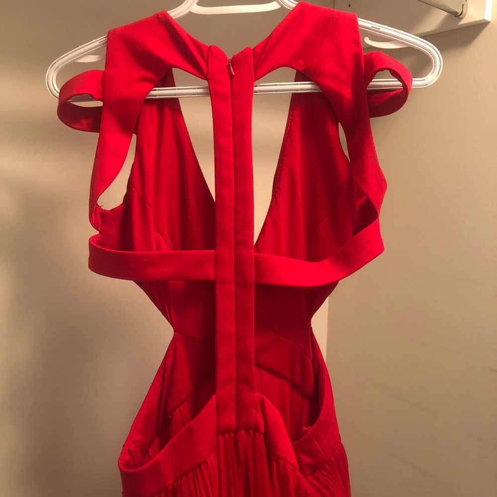 Red gown - Picture 3 of 5